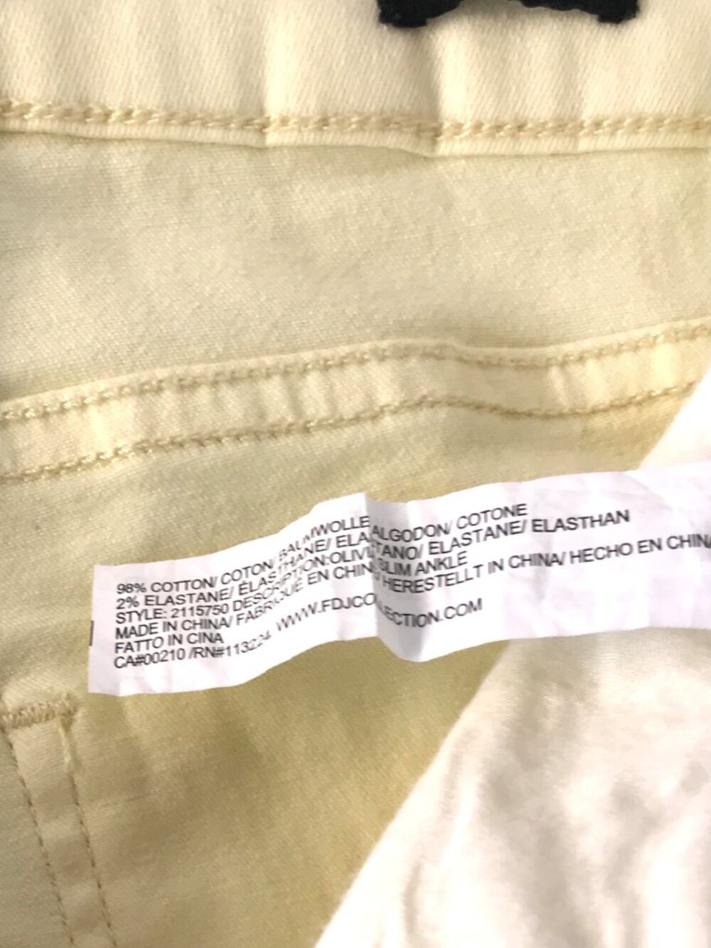 Soft Yellow Stretch Mid Rise Straight Leg Jeans - Size 6 - FDJ - NWT - Picture 10 of 12
